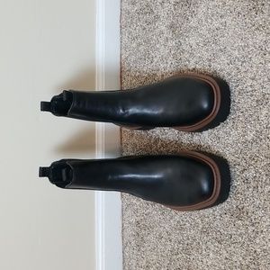 Sam Edelman Black Chelsea Leather Laguna Boots Size 8
